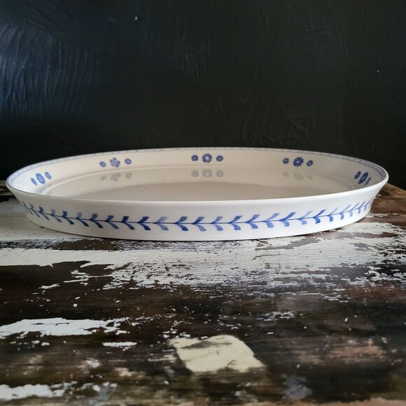 Large Vintage Villeroy & Boch Farmhouse Touch Oval Platter, Blue and White - Picture 6 of 8